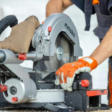 When to Use Diamond Blades vs Carbide Blades