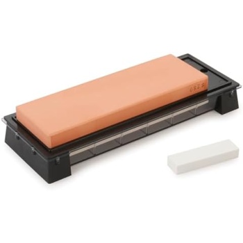 Suehiro NEW CERAX CR-2800 Combination sharpening stone: # 1500 / # 280 (WA)